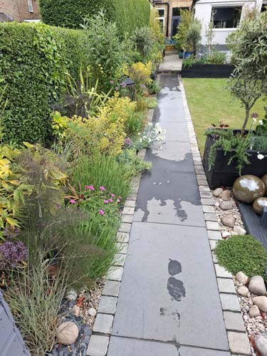 Long garden design bedfordshire