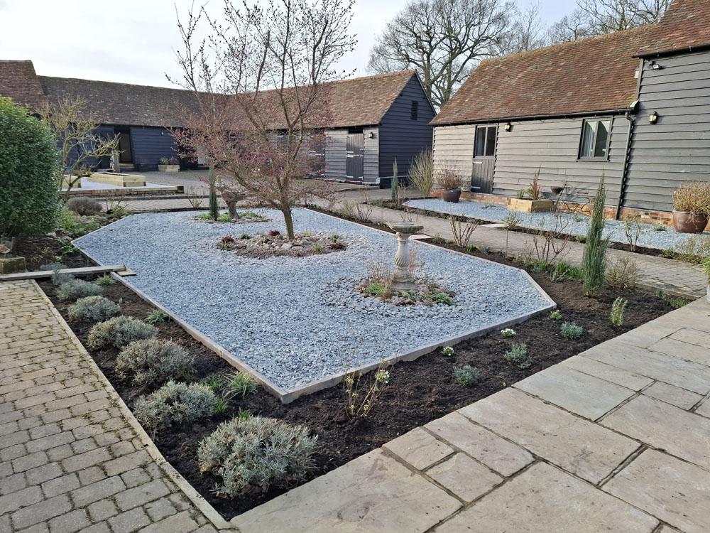 Slate courtyard and rose avenue